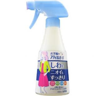 お洋服のスタイルガード しわもニオイもすっきりスプレー 300ml